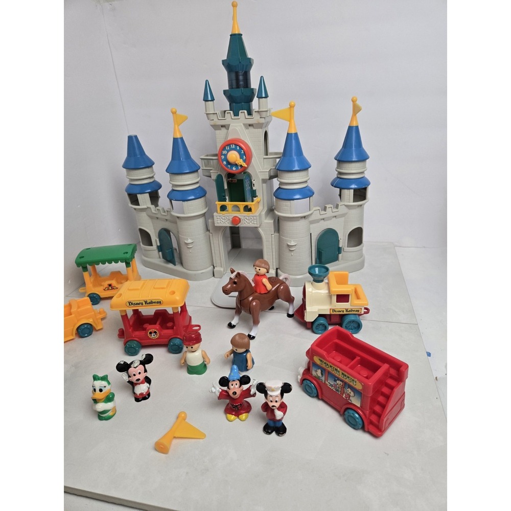 Disney Magic Kingdom Castle Playset Lil Playmates 1987 Vintage near complete